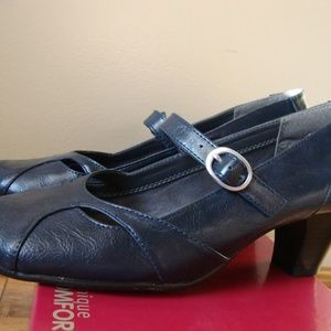 A2 by Aerosoles Women's Marimba Dress Pump 9